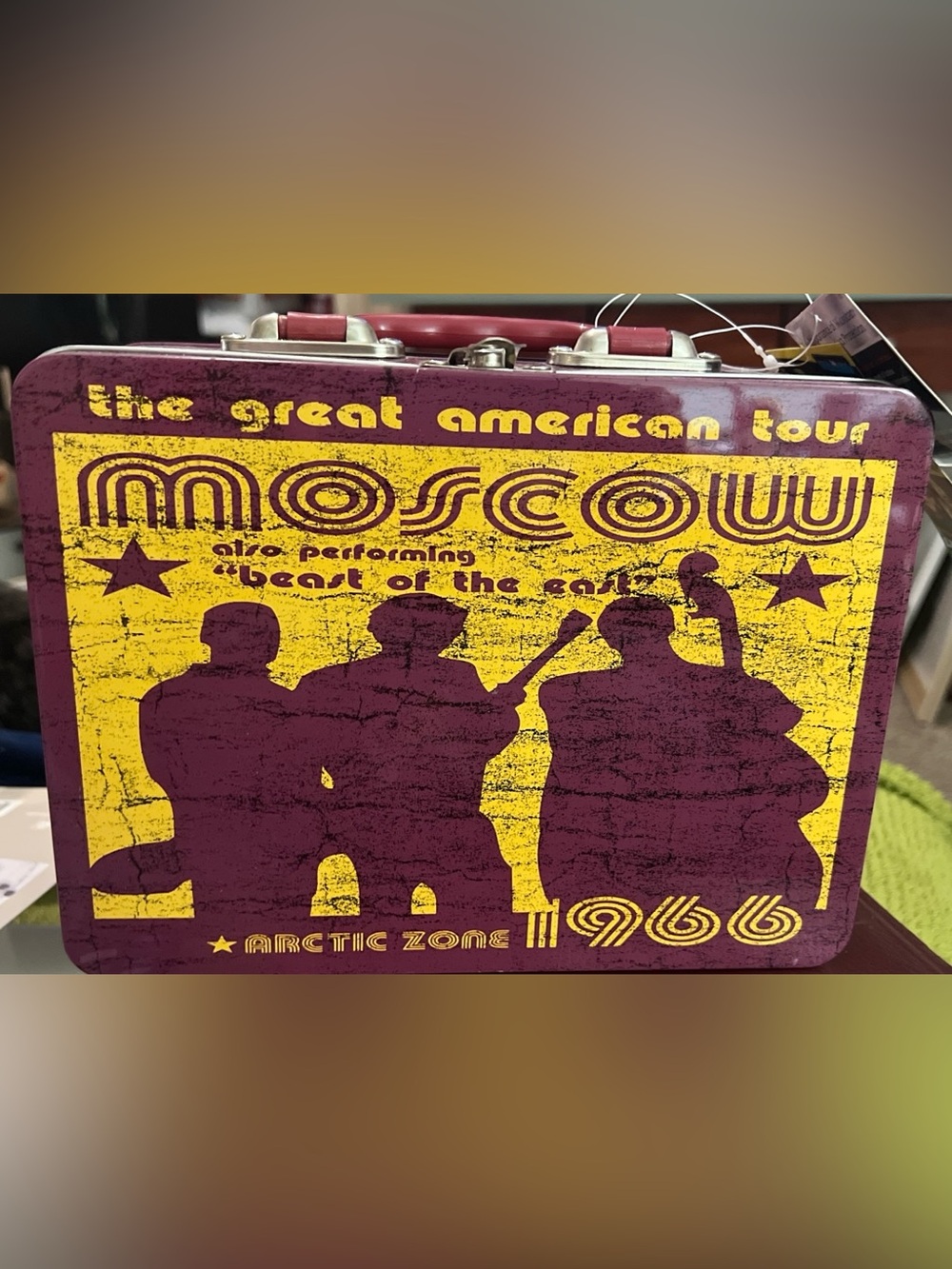 Mosscow 1966 Vintage-Style Metal Lunchbox - Yellow & Maroon. Insulated